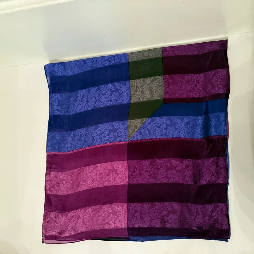 OSCAR DE LA RENTA SCARF PURPLE GRAY PINK SCROLL FLORAL STRIPE SILK LARGE SQUARE